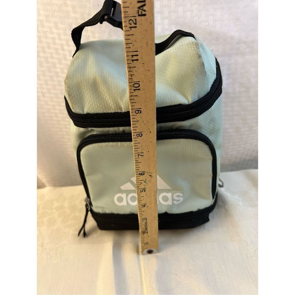 Adidas insulated zipper lunch box mint green (minor discoloration on edges) wash - Picture 4 of 10